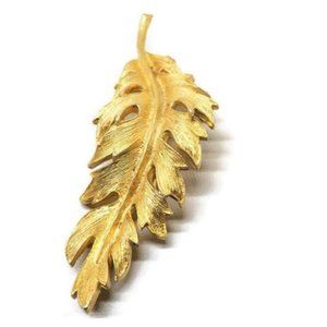 Vintage Coro goldtone leaf brooch